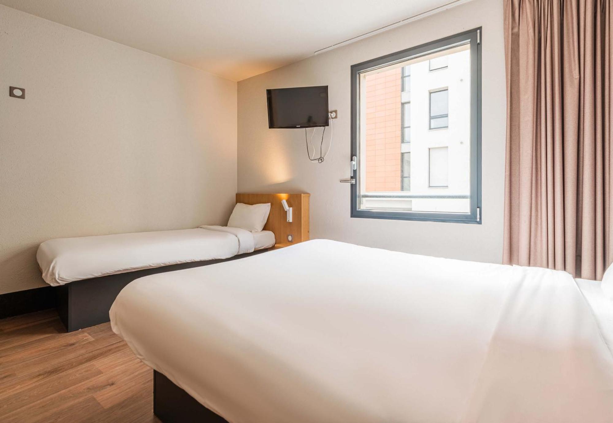 B&B Hotel Lens Musee Du Louvre ภายนอก รูปภาพ